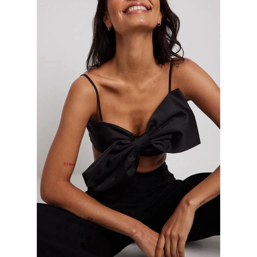 Statement Bow Top